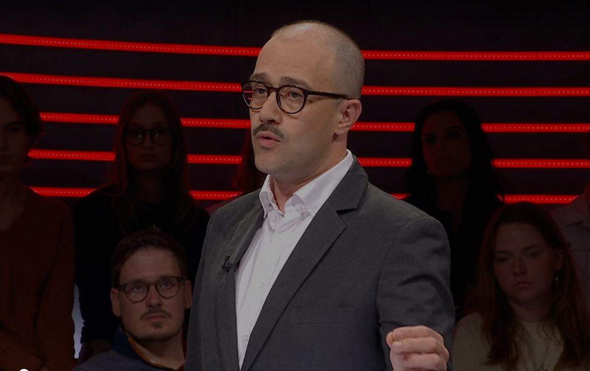 VA Verkehrs-Arena Still.png