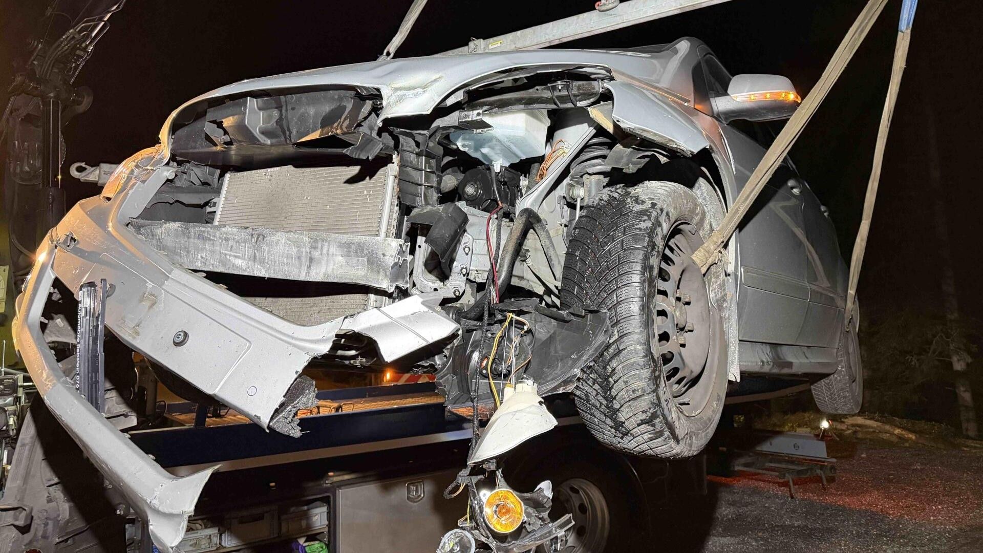 Voiture détruite à Reute après l'embardée d'une conductrice de 20 ans