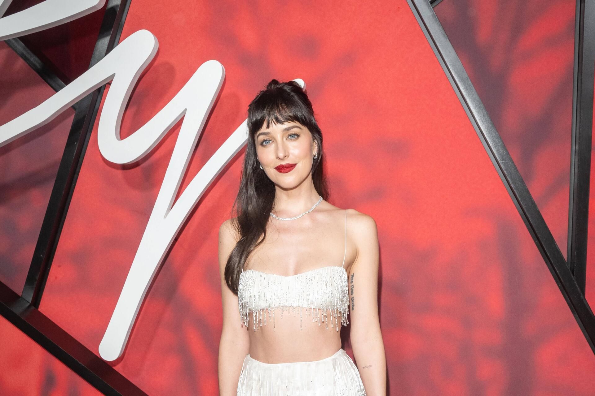 Dakota Johnson describes sex with Machine Gun Kelly as the best