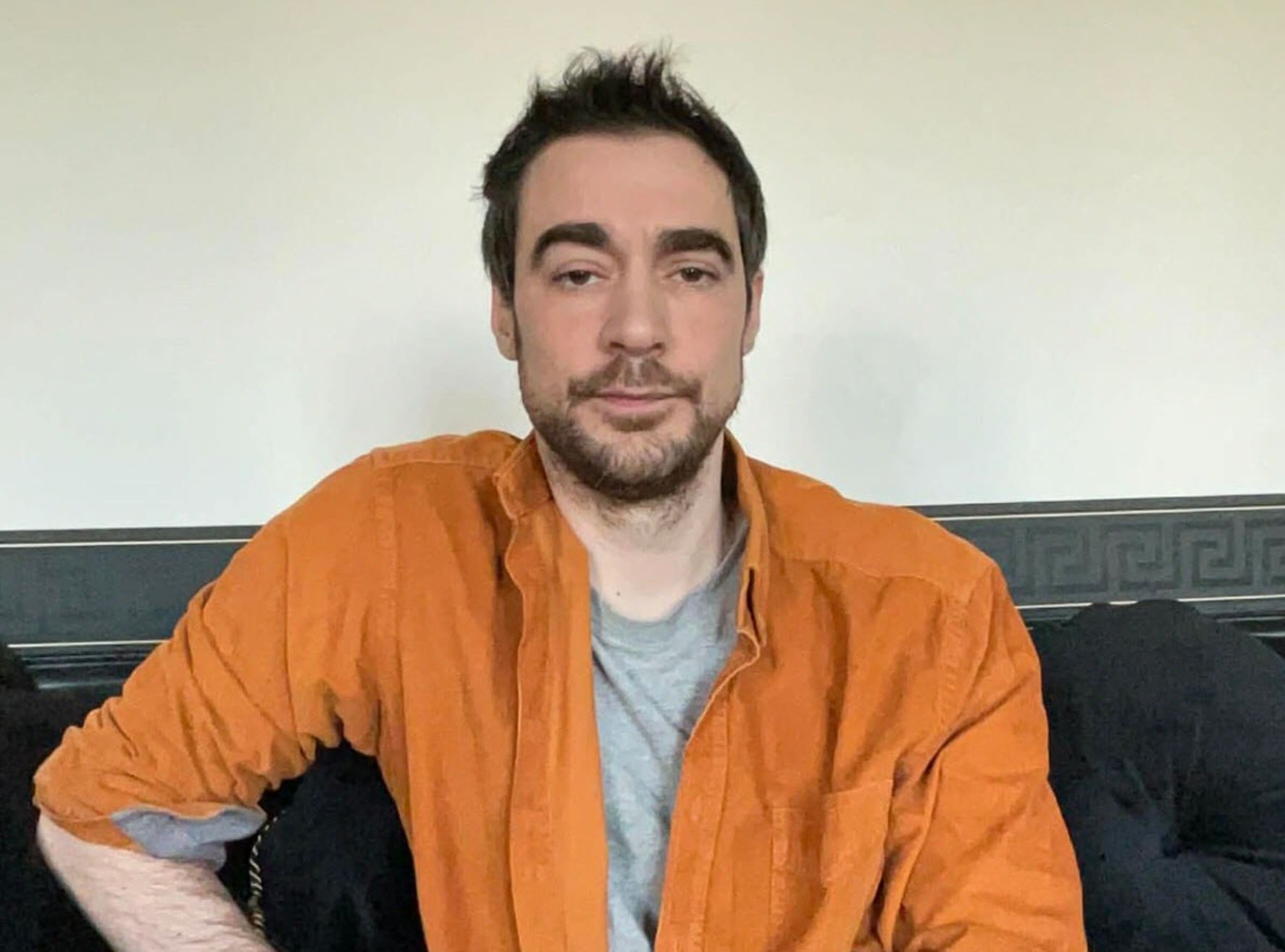 l-acteur-fran-ais-arnaud-denis-s-est-fait-euthanasier-43-ans